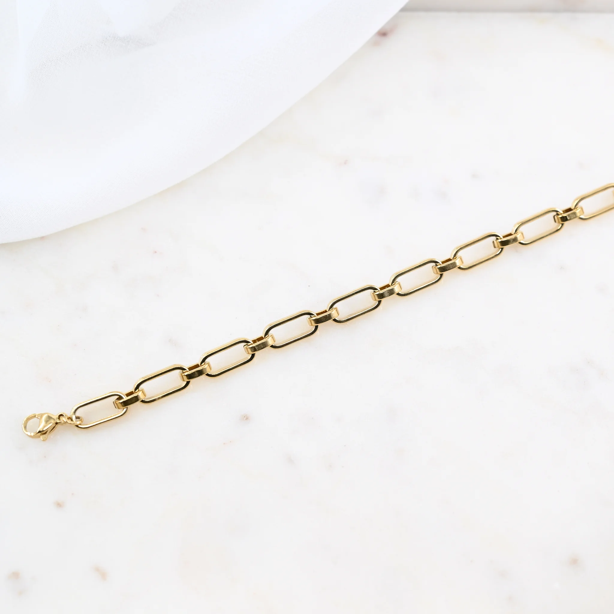 Platte schakelarmband