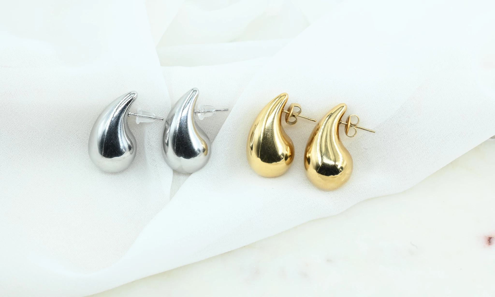 Drops oorbellen zilver klein