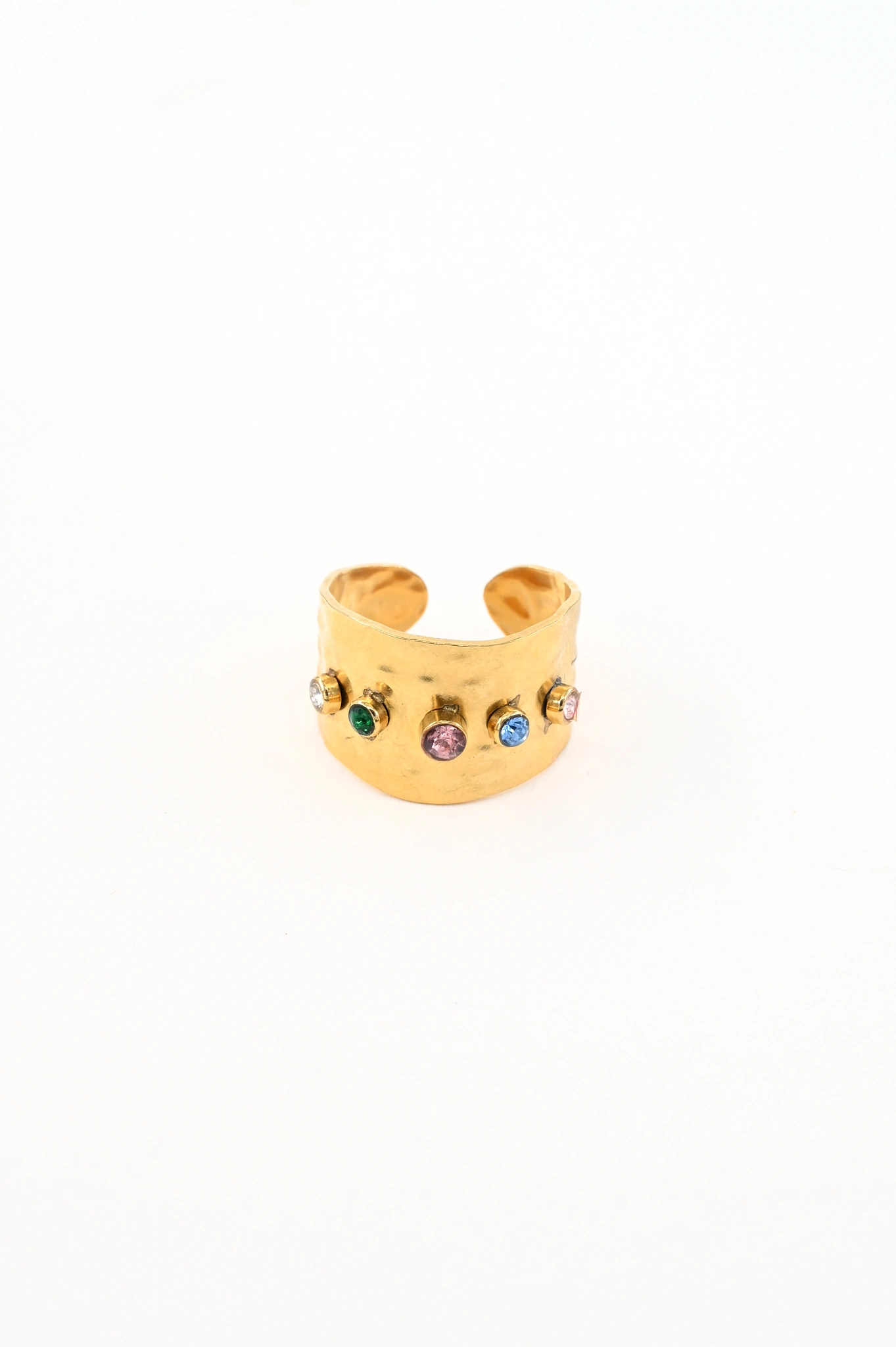 Ring met gekleurde steentjes