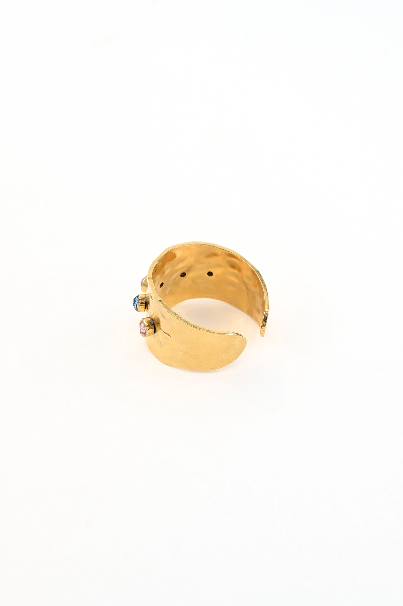 Ring met gekleurde steentjes