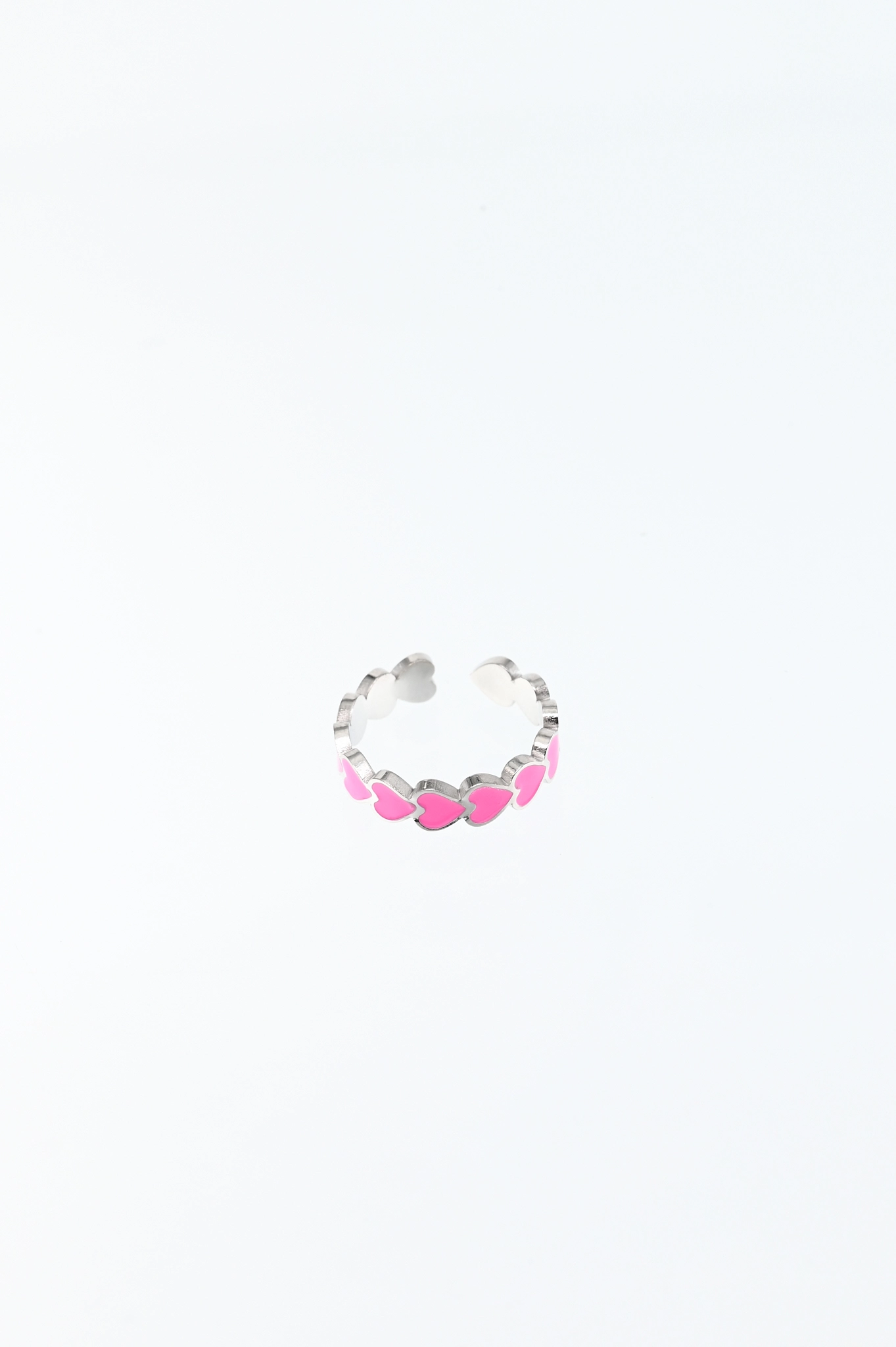 Ring met roze hartjes