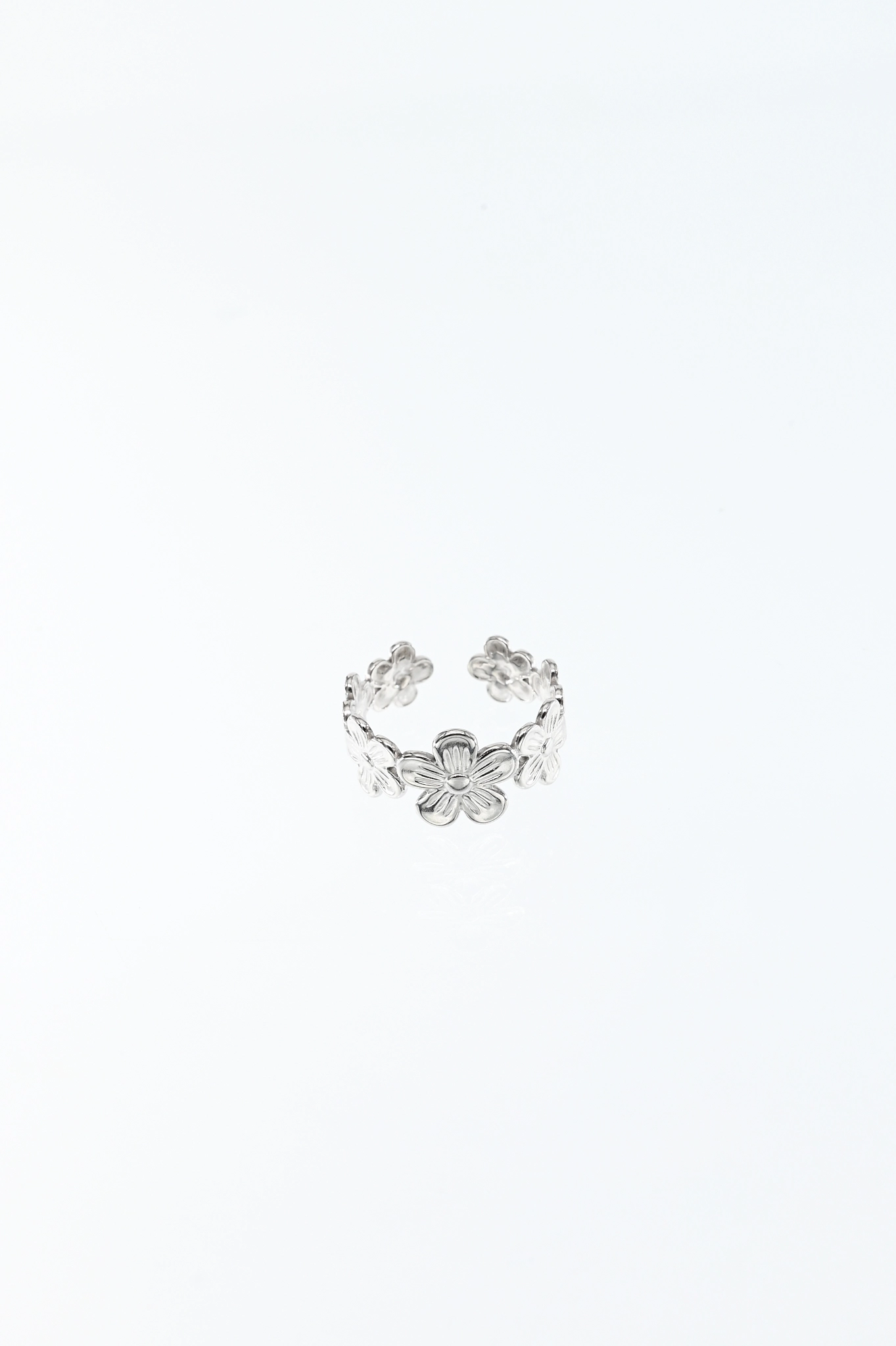 Ring met bloemen
