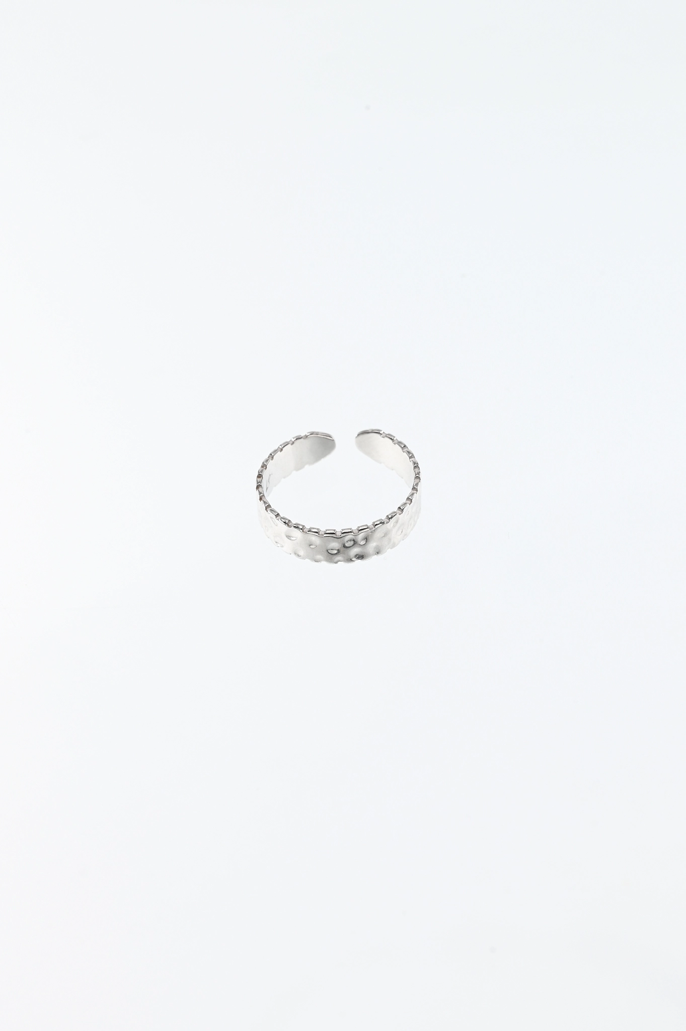 Ring gehamerd